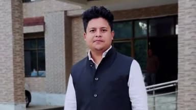 সোণাৰি: কচুমাৰীত আছুৰ নৱনিৰ্বাচিত কেন্দ্ৰীয় কাৰ্য্যনিৰ্বাহক বিতুপন চাংমাইক কচুমাৰী যুৱ সমাজৰ সম্বৰ্ধনা জ্ঞাপন