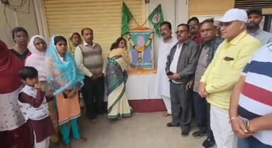 चास: चास के महावीर चौक के समीप मनाई गई झामुमो सुप्रीमो शिबू सोरेन के भाई लालू सोरेन की पुण्यतिथि, कई नेता रहे मौजूद