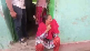 धनबाद/केंदुआडीह: वासेपुर की एक महिला ने पति पर लगाया गंभीर आरोप कहा- पति कहता है करो देह व्यापार नहीं तो जला कर मार देंगे