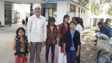 पिछोर: बदरवास गांव में चुनावी रंजिश के चलते व्यक्ति के घर पर दूसरे पक्ष ने किया पथराव, व्यक्ति को दी जान से मारने की धमकी