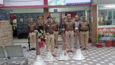कानपुर: पुलिस आयुक्त ने अभियान चलाकर धार्मिक और सार्वजनिक स्थानों पर लगे अवैध लाउडस्पीकर को हटवाया