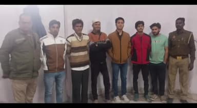 मेरठ: लोहिया नगर में बंद फैक्ट्री में चल रहा था मिनी कमेला, भारी मात्रा में मीट बरामद,6 गिरफ्तार