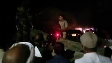 तेंदूखेड़ा: पांजी पिंडरई के पास ट्रैक्टर ट्रॉली अनियंत्रित होकर पलटी, हादसे में 2 लोगों की हुई मौत व एक दर्जन से अधिक लोग हुए घायल