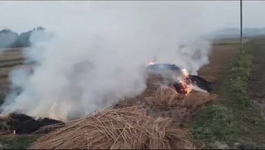 सुल्तानपुर: कटावा ग्राम पंचायत में प्रशासन द्वारा रोक के बाद भी किसानों द्वारा पराली जलाने का वीडियो आया सामने