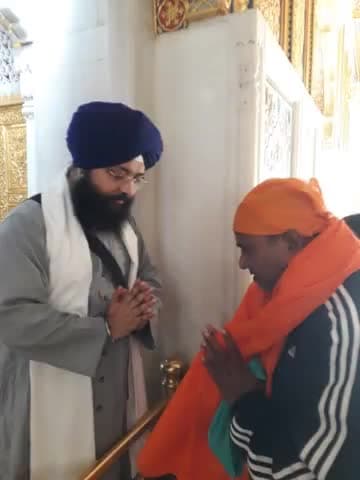 श्री गुरुनानक जयंती पर हरी मंदिर जी साहिब पटना पहुंचकर माथा टेका।
 गुरु द्वारा कमिटी द्वारा सम्मानित करने पर बहुत बहुत आभार प्रकट करता ।
भाई दिनेश