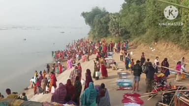 नासरीगंज: नगर के सोन नदी के सभी घाटों पर कार्तिक पूर्णिमा पर श्रद्धालुओं ने लगाई आस्था की डुबकी, मेले जैसा दिखा नजारा।।