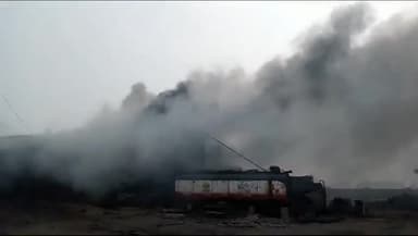 उकलाना: लितानी गांव में स्थित टायरों की फैक्ट्री में लगी आग, फायर ब्रिगेड की टीम मौके पर पहुंची