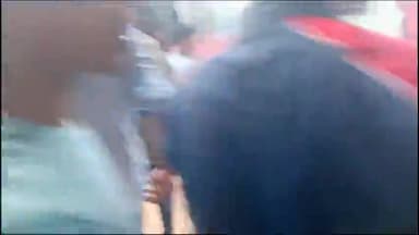 गोंडा: सूरज होटल के पास बर्तन की दुकान में अज्ञात कारणों से लगी आग, फायर ब्रिगेड की टीम ने आग पर पाया काबू