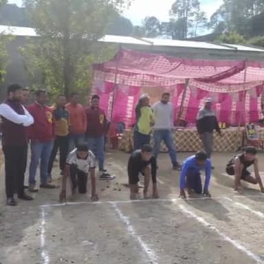 देवाल: ब्लॉक प्रमुख डॉ. दर्शन दानू ने देवाल प्रखंड में ब्लॉक स्तरीय खेल महाकुंभ का किया उद्घाटन