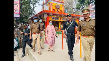 इकौना: SP ने थाना इकौना क्षेत्रअन्तर्गत लगने वाले सीताद्वार के ऐतिहासिक कार्तिक पूर्णिमा मेले का भ्रमण कर लिया सुरक्षा व्यवस्था