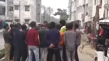 गोंडा: काशीराम कॉलोनी के एक घर में पारिवारिक कलह के चलते युवक में लगाई फांसी,पुलिस ने कराया शव का पोस्टमार्टम