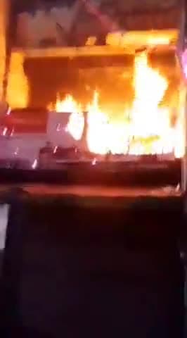 कानपुर: चकेरीथाना क्षेत्र के लाल बंगला मार्केट सब्जी मंडी में बर्तन की दुकान मे लगी आग