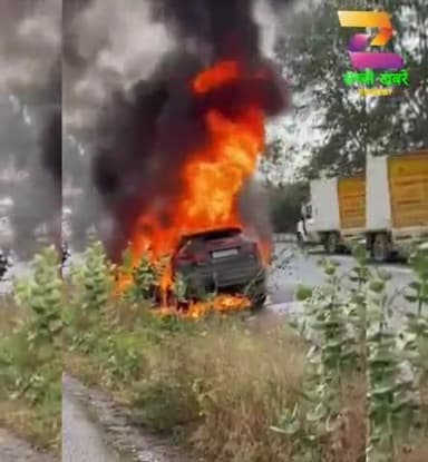 गुरुग्राम में आग का गोला बनी एक करोड़ की जगुआर# दिल्ली-जयपुर हाईवे पर धू-धूकर जली@