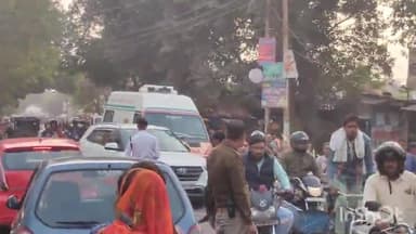 लखीमपुर: गुरु नानक पुलिया के पास जाम में फंसी एम्बुलेंस का वीडियो हुआ वायरल