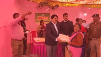 हज़ारीबाग: हेमिल्टन स्कूल में नगर निगम  द्वारा आपकी योजना आपकी सरकार आपके द्वार कार्यक्रम का शिविर लगाया गया।