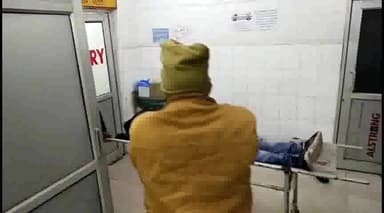 इटावा: नारायण कॉलेज के पास ट्रक व पिकअप की टक्कर,हादसे में पिकअप चालक हुआ घायल, जिला अस्पताल में इलाज जारी