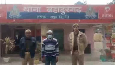 गढ़मुक्तेश्वर: गांव खेड़ा वाले रास्ते से चोरी के मामले में पुलिस ने 1 चोर को गिरफ्तार कर मोबाइल फोन किया बरामद