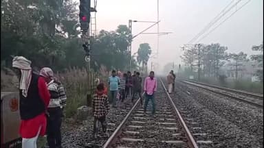 गोरौल: हाजीपुर-मुजफ्फरपुर रेलखंड के गोरौल रेलवे स्टेशन के 22 नम्बर गुमटी के निकट से गोरौल पुलिस ने एक व्यक्ति का शव किया बरामद