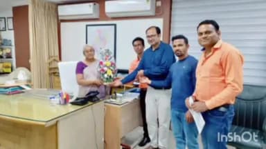 जगदलपुर: छत्तीसगढ़ स्टेट पॉवर कम्पनीज कार्यालय में विद्युत कंपनी के एमडी को कर्मचारी संघ ने सौंपा ज्ञापन