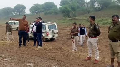 अजयगढ़: केन नदी में अवैध रेत उत्खनन के खिलाफ प्रशासन ने की कार्रवाई, 5 डंफर व 3 एलएनटी और एक लिफ्टर किया जब्त