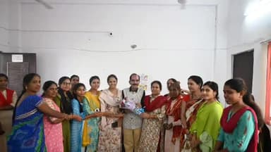 बलौदाबाज़ार: संयुक्त जिला कार्यालय में पदस्थ जिला नाजिर अजय त्रिवेदी को जिला प्रशासन की ओर से दी गई भावभीनी विदाई