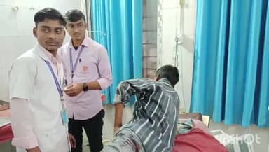 खगड़िया: हरदास चक्र में बच्चों को बचाने में बाइक दुर्घटनाग्रस्त युवक जख्मी