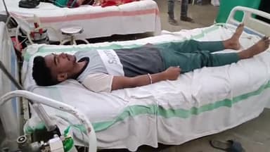 गोपालगंज: हरखूआ गांव में बहन की शादी में खलल डालने से मना करने पर युवक को बंधक बनाकर पीटा, पीड़ित सदर अस्पताल में भर्ती