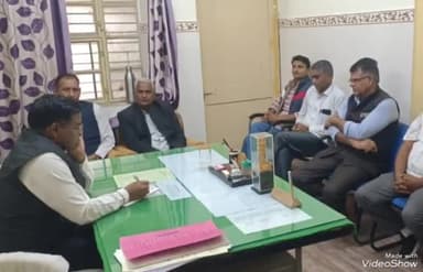 रानीवाड़ा: राष्ट्रीय लोक अदालत को सफल बनाने को लेकर मुंसिफ न्यायालय में अधिवक्ताओं की बैठक का किया गया आयोजन