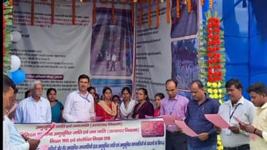 सोनपुर: सोनपुर मेला में अनुसूचित जाति /जनजाति पिछड़ा वर्ग के लोगों को जागरूक करने के लिए लगाई गई प्रदर्शनी का हुआ उद्घाटन