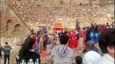 बूंदी: बूंदी उत्सव के आयोजन के बीच गढ़ पैलेस में कचरे के ढेर में अपमानित होता नजर आया राष्ट्रीय ध्वज