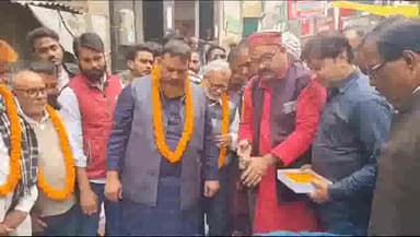 भदोही: भदोही नगर पालिका परिषद केअध्यक्ष ने5 लाख 29 हजार रुपए केइंटरलॉकिंग सड़क का किया शिलान्यास कटरा बाजार में होगी सड़क