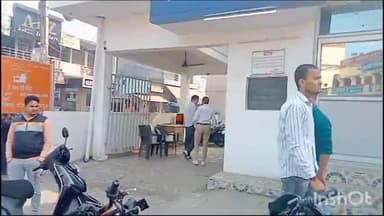 लखीमपुर: संकटा देवी मोहल्ले में स्कूटी हटाने को लेकर दबंगों ने एक व्यक्ति पर चाकू से किया हमला व्यक्ति का कटा अंगूठा