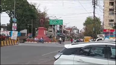 रतलाम नगर: दो बत्ती जलाराम स्वीट्स के पास पुलिस ने एक व्यक्ति को सट्टा अंक लिखते रंगे हाथों पकड़ा, किया प्रकरण दर्ज