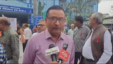 गोपालगंज: विश्व एड्स दिवस के मौके पर सदर अस्पताल से निकली गई जागरुकता रैली, एड्स विभाग के चिकित्सक अरविंद कुमार ने दी जानकारी।