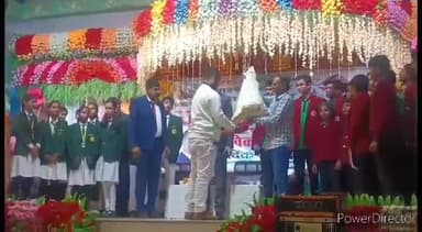 कहरा: जनसंवाद कार्यक्रम में सहरसा देव रिसोर्ट पहुंचे IPS विकास वैभव का पाग चादर देकर युवाओं ने किया भव्य स्वागत