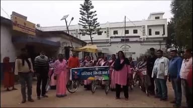 मंसूरचक: प्राथमिक स्वास्थ्य केंद्र मंसूरचक में कार्यरत आशा कर्मियों ने पुरुष नसबंदी को लेकर चलाया जन जागरूकता अभियान