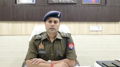 मोदीनगर: रेलवे फाटक के पास रोडरेज में कार सवार युवकों ने स्कूटी सवार युवक से की मारपीट, शांतिभंग 4 की धाराओं में आरोपी गिरफ्तार