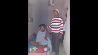 गोला क्षेत्र के मगनपुर पंचायत गांव जांगी के 6 नंबर वार्ड के सदस्य महावीर करमाली के द्वारा कम्बल का बितरण किया गया