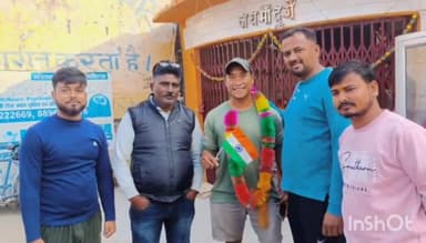 कैसरगंज: साइकिल से 40 देश की यात्रा कर पहुंचे अमेरिकी नागरिक का कैसरगंज में स्थानीय लोगों ने किया स्वागत