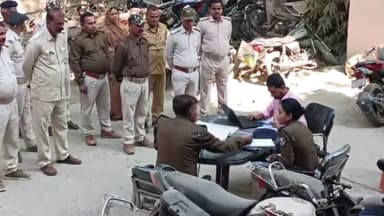 गोपालगंज: नगर थाने में चौकीदारों के साथ प्रशिक्षु डीएसपी पूजा कुमारी ने की बैठक, शराब बेच रहे लोगों की सूची बनाने के दिए निर्देश