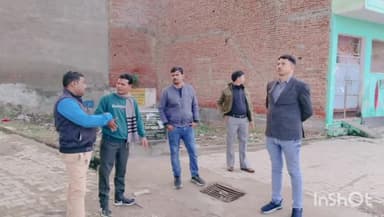 टूंडला: टूंडला नगर के विभिन्न वार्डों का ईओ ने किया आकस्मिक निरीक्षण, अनुपस्थित मिले 10 कर्मचारियों का काटा 1 दिन का वेतन