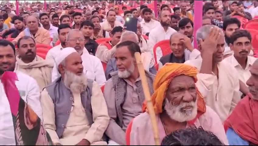 सुपौल की महान जनता को मेरा प्रणाम! कल आपने जो गांधी मैदान में अपनी अभूतपूर्व उपस्थिति दर्ज करा कर अपने हक और अधिकार की आवाज को बुलंद किया, उसके लिए आप सबों को दिल से धन्यवाद! 

#pappuyadav #pappuyadavजनअधिकारपार्टी #Sup