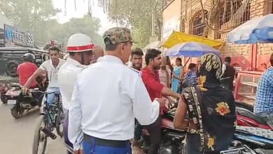 गोपालगंज: गोपालगंज शहर सहित पूरे जिले में ट्रैफिक पुलिस ने चलाया वाहन जांच अभियान,2 लाख 5 हजार रुपए का वसूला गया जुर्माना