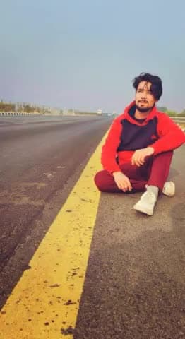 لا يوجد طبيب يستطيع علاج هذا المرض
 الحب هو العلاج، فقط امتنع✨❤️

#mohdahtishamahsan #akalfaaz✨ #Akbrothers🤍#ahtishamalfaaz🥀#vibes
#AAbrothers🖤 #politics #politician #ishq