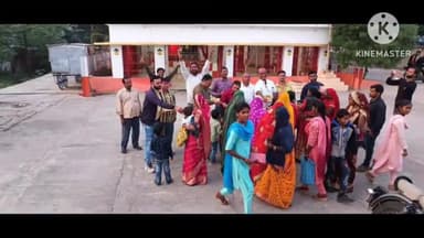 बिश्रामपुर: तीन राज्यों में भाजपा कि जीत पर रेहला में भाजपइयो ने मनाया जश्न। लोगो को बाटी मिठाईयां। जश्न में शमिल हुए विधायक।