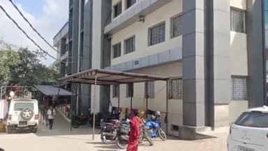 धनबाद/केंदुआडीह: धनबाद के सरकारी अस्पताल SNMMCH से दुमका का कैदी हुआ फरार पैसा छिनने का है आरोप