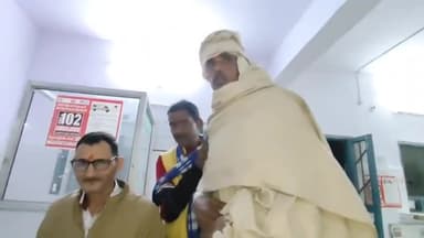 धनौरा: गजरौला के गांव नागलिया मेव में डीजे पर हुई कहासुनी घर में घुसकर पीटा दो घायल पहुंचे थाने