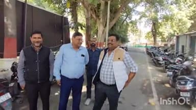 लखीमपुर: भंसडिया गांव में स्थित एसडब्ल्यूसी गोदाम पर घटतौली को लेकर राइस मिलर्स ने एडीएम से की शिकायत