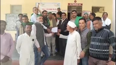 धनौरा: मंडी धनौरा तहसील पर अपनी मांगों को लेकर भारतीय किसान यूनियन असली के पदाधिकारियों ने सौंपे ज्ञापन, आंदोलन की दी चेतावनी