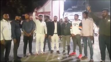 गोरखपुर: राजपूत करणी सेना के अध्यक्ष की हत्या के मामले को लेकर गोरखपुर विश्वविद्यालय पर करणी सेना के सदस्यों ने किया प्रदर्शन